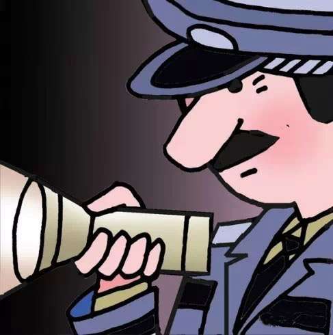 為什么美國單警握手電筒時總是掌心朝上？